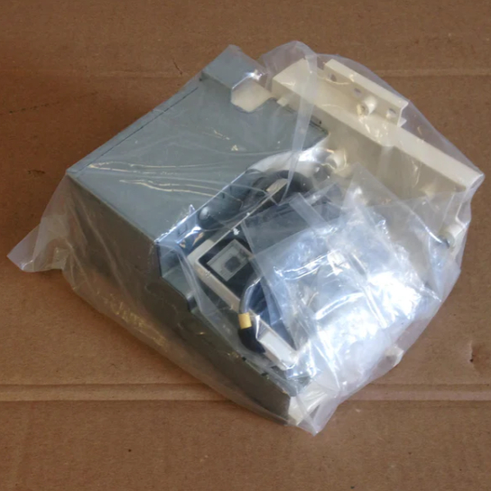 BOX03845