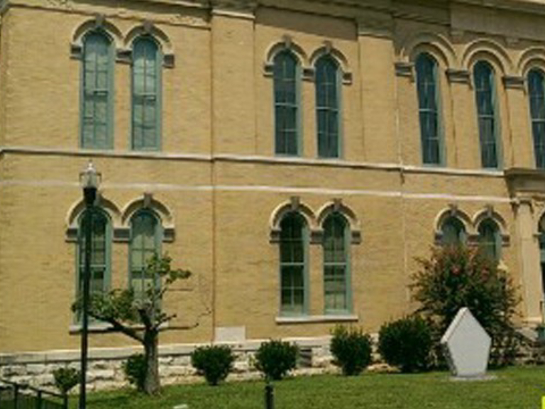 court house in robertson county