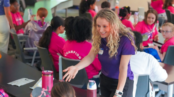 Volunteers engaging with STEM learners 3