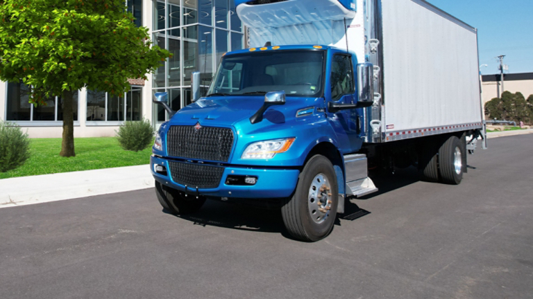 Thermo King e1000 application photo blue truck