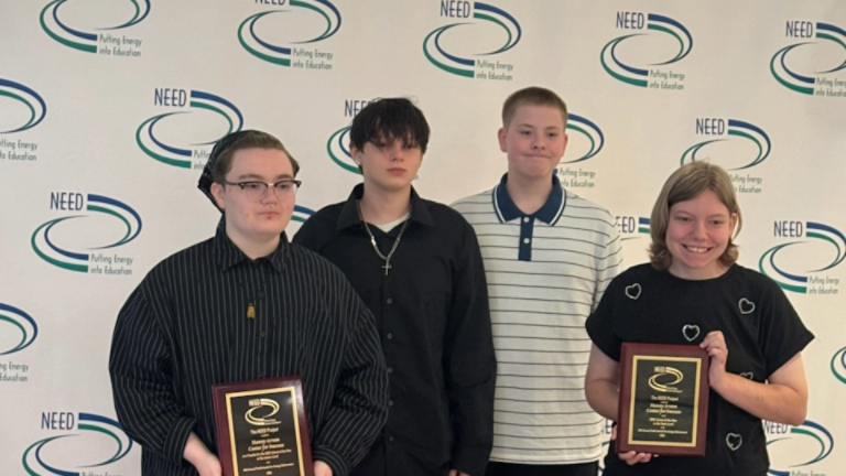 Kearney BTU Crew Team with Award