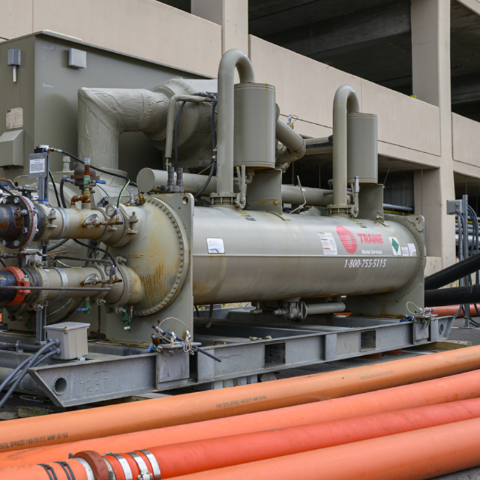 rental-equipment-430T-series-R-RTHD-water-cooled-chiller-1