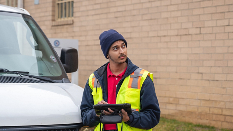 Energy Management Controls Symbio Contractor Technician on Tablet 