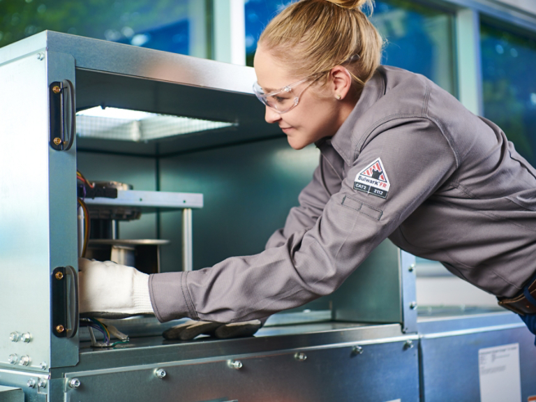 Technician Fixing Equipment Unit