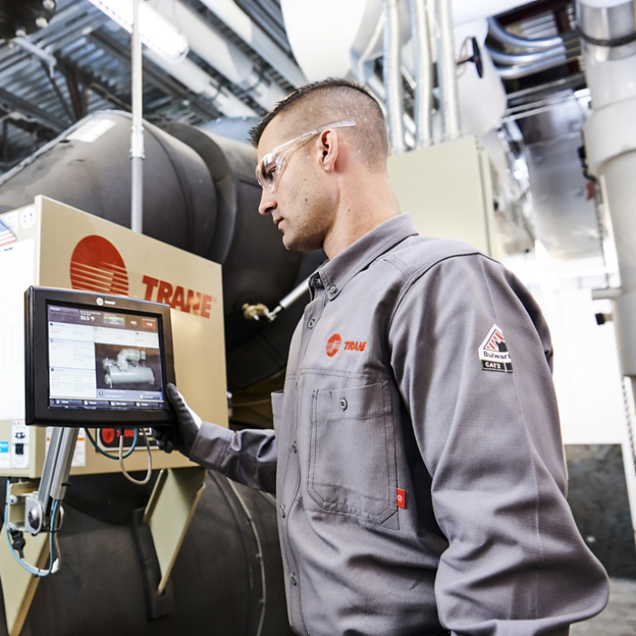 tc-technician-trane-kansas-city-40731-red.jpg
