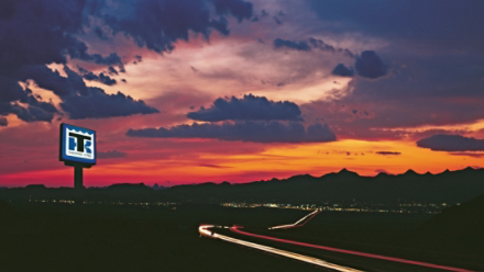 Thermo King Dealer Sign in Sunset